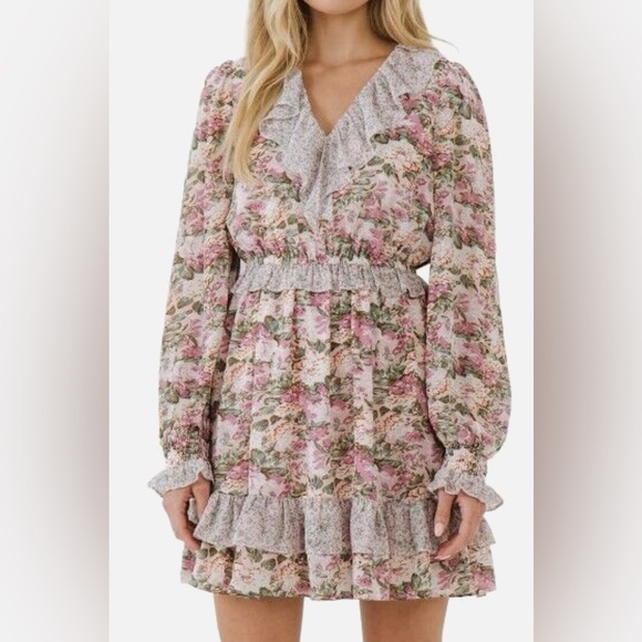 Free the Roses Dresses & Skirts - Free the Roses Pink floral Ruffled Tiered Sundress
Size small